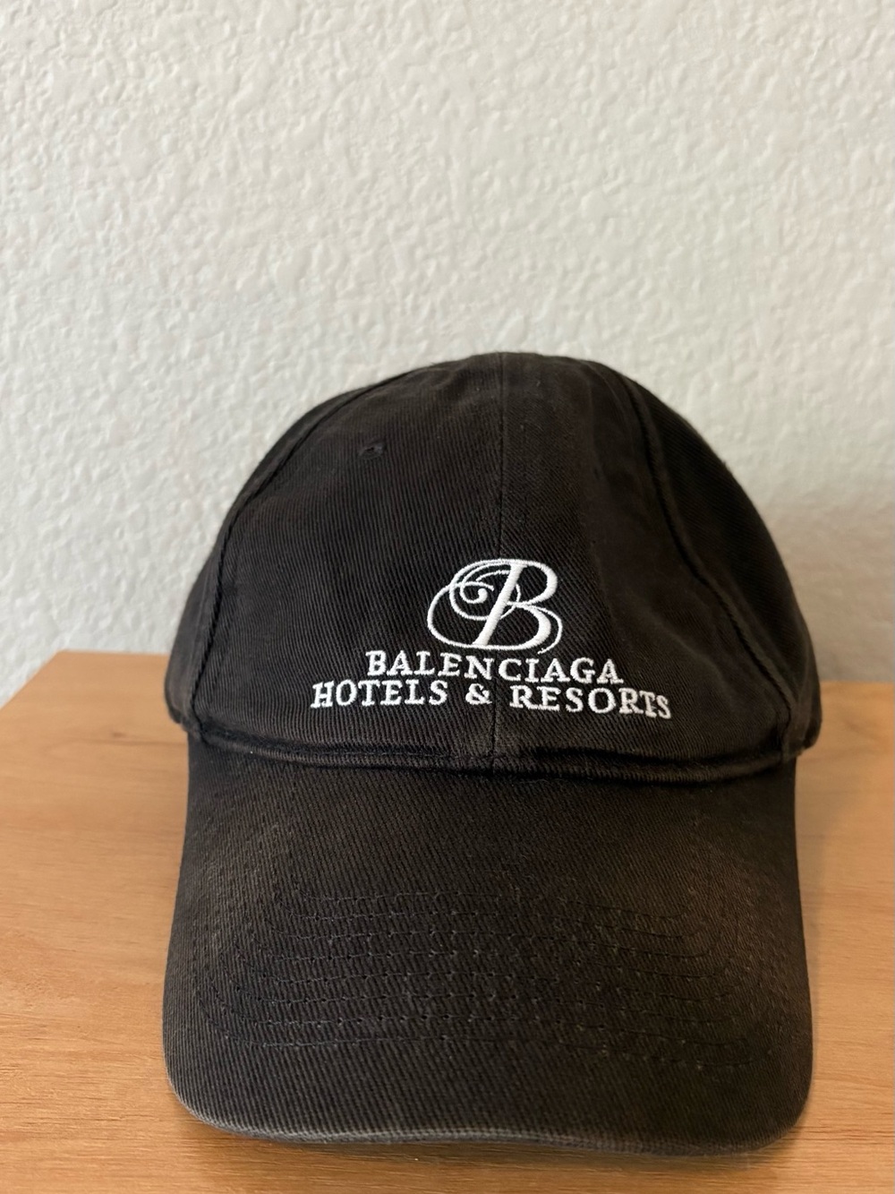 Balenciaga Black Embroidered 'B' Hotels & Resorts Cap